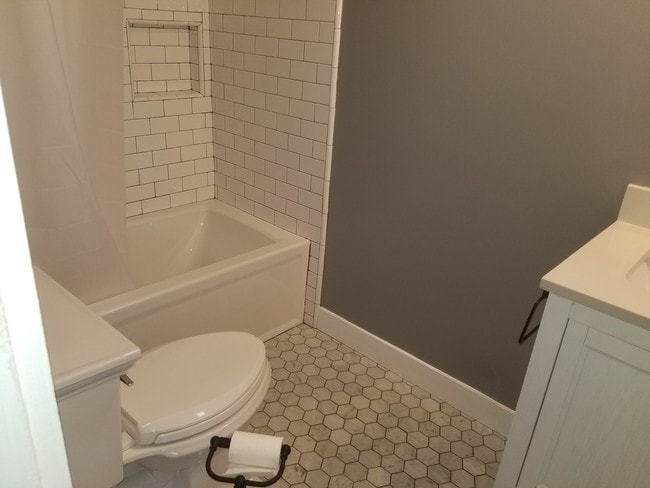 Bathroom - 4436 Kingswell Ave