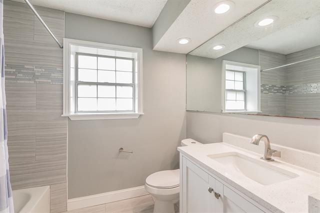 Building Photo - 3909 Trail Lake Dr