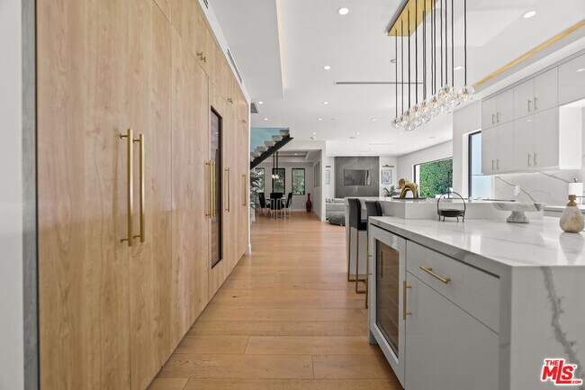 Building Photo - 13812 Cumpston St