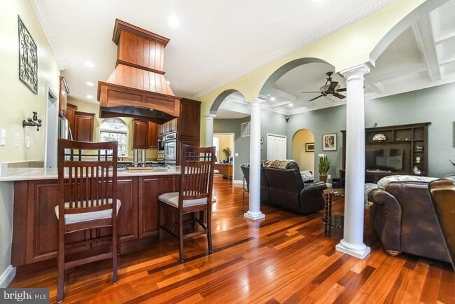 Building Photo - 24900 Fox Run Ln