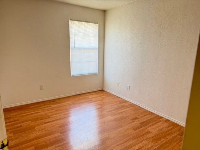 Building Photo - 3803 Woodrow Dr