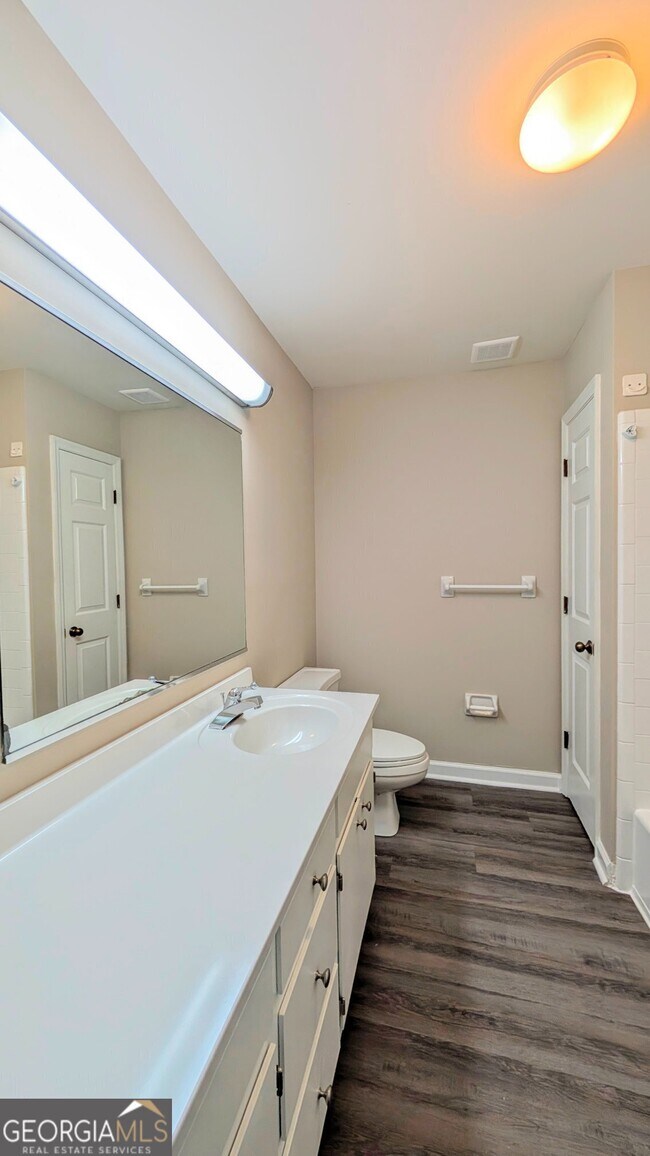 Building Photo - 2235 Old Hamilton Pl