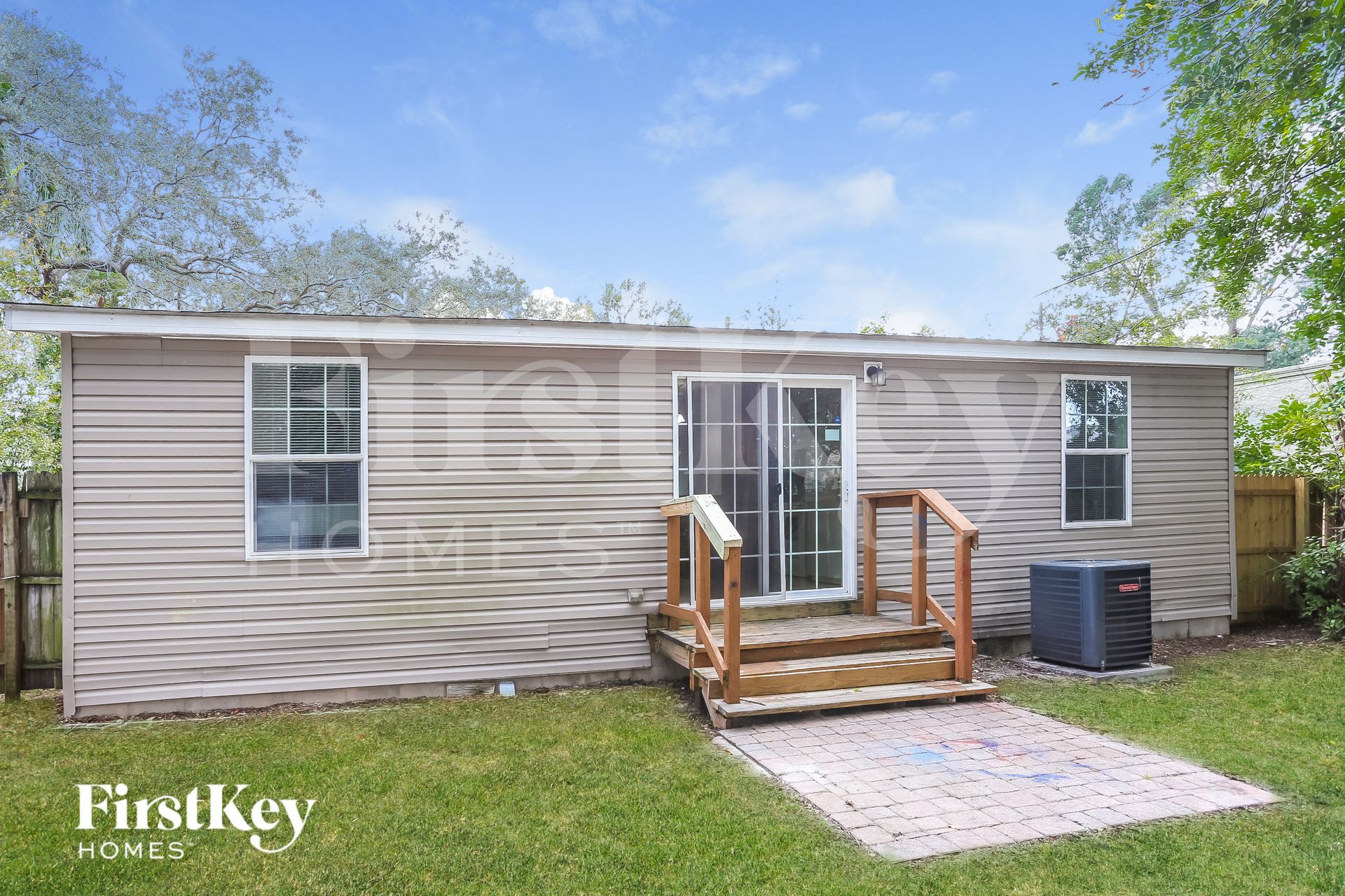 Building Photo - 805 35th Ave S