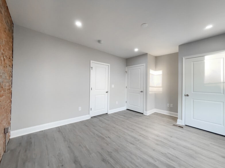 Building Photo - 5823 Alter St