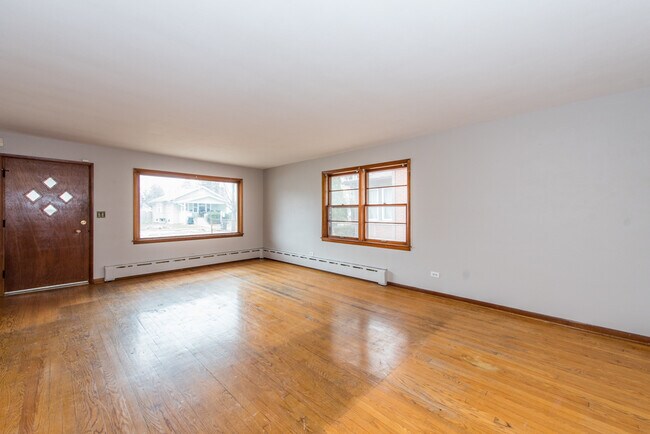 Building Photo - 1023 Hickory St