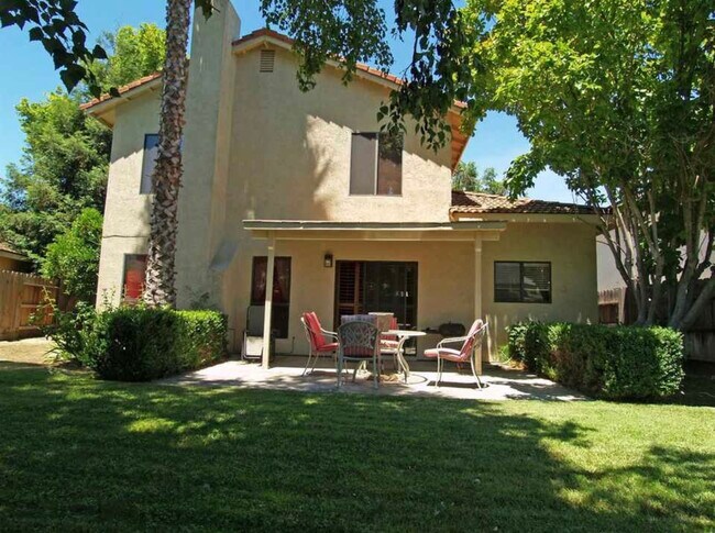 Building Photo - 2524 Garlandwood Dr