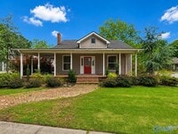 Building Photo - 501 Prospect Dr SE