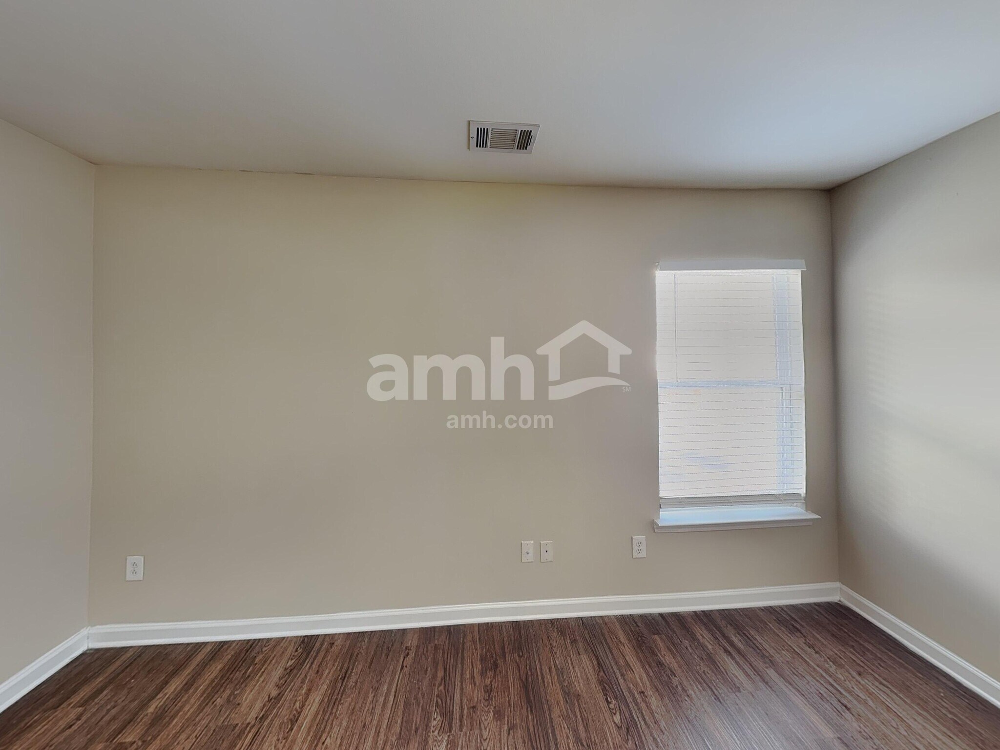 Building Photo - 348 Yellow Iris Rd