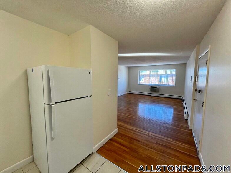 Building Photo - 90 Gardner St