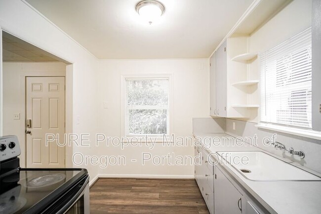 Building Photo - 4632 SE 122nd Ave