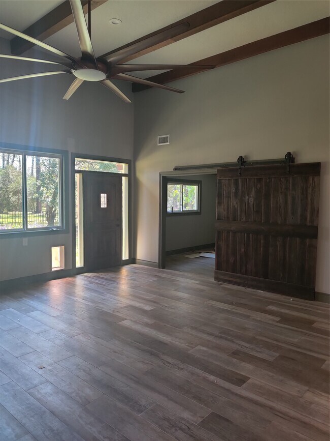 Building Photo - 644 Durham Dr