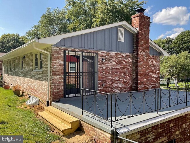 Building Photo - 5103 Acorn Dr