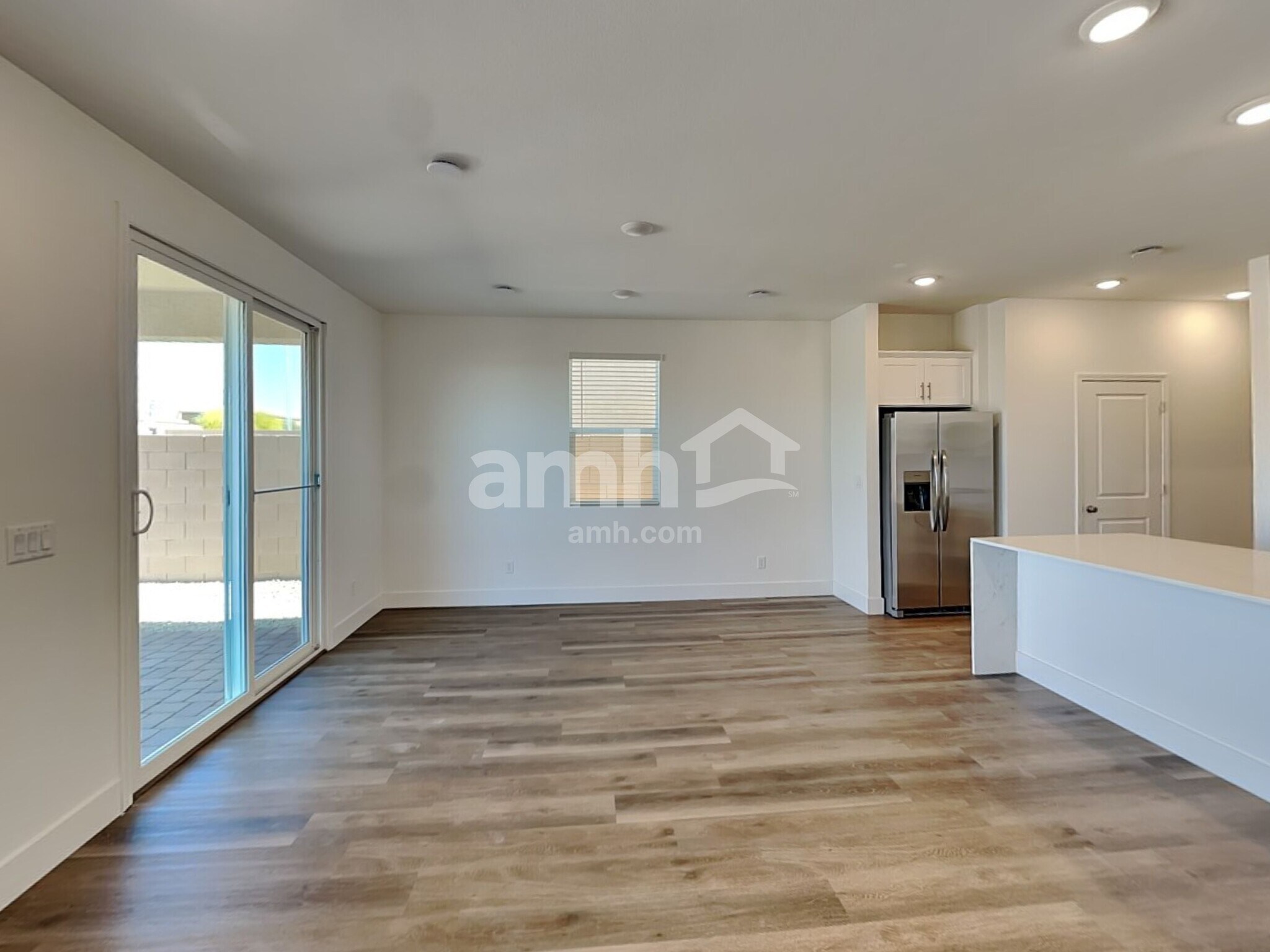 Building Photo - 11140 Magallanes St