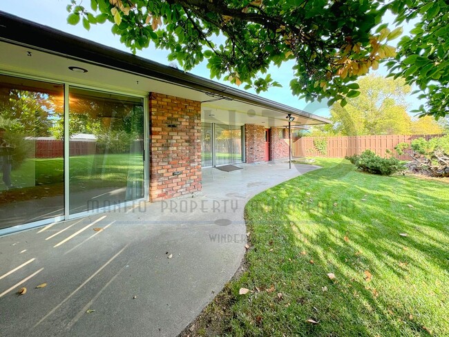 Building Photo - E Dean Avenue Duplex