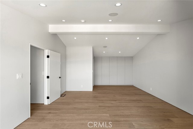 Building Photo - 9336 Lloydcrest Dr