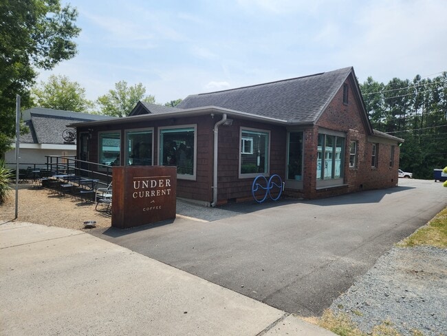 Building Photo - 1415 Hamorton Pl