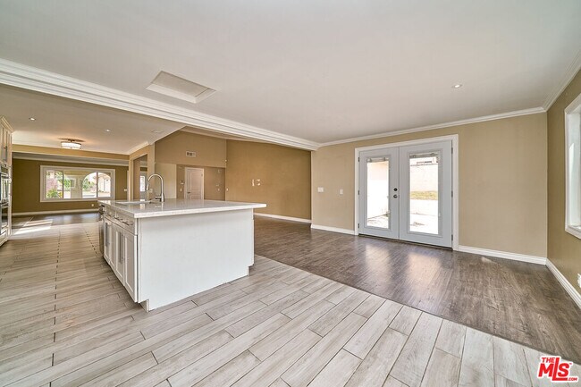 Building Photo - 2660 Conata St