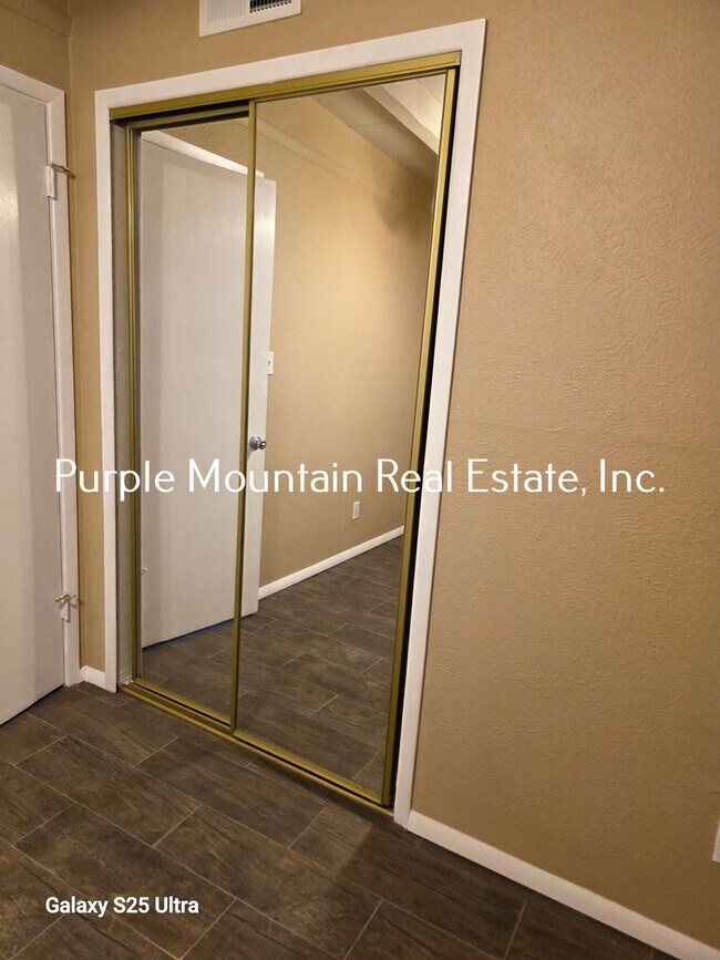 Building Photo - 1429 Walden Dr