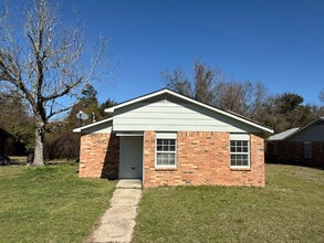 Building Photo - 2009 South St