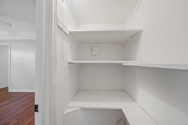 Building Photo - 2109 Sheridan St