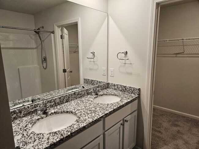 Building Photo - 312 High Peak Pl