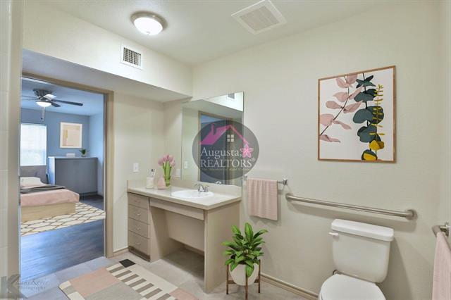 Building Photo - 2800 Sayles Blvd