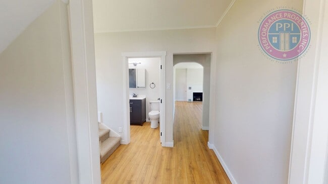 Building Photo - Portland's Sought After University Park!!!  Luxury Classic Ranch Style Home, Completely Renovated...
