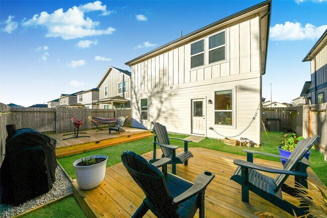 Building Photo - 25928 Chicory Dr