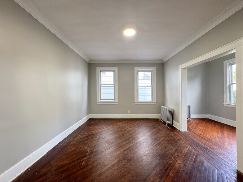 Unit 1 - 295 Isabella Ave