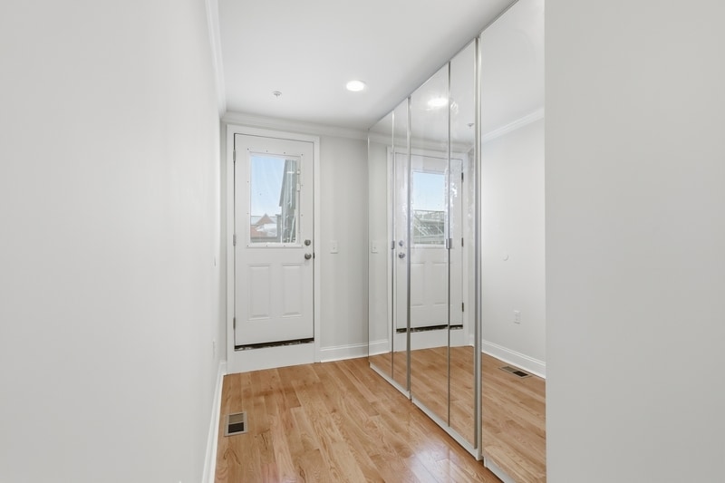 Building Photo - 2212 Cambridge St