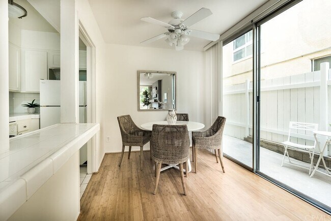 Building Photo - MR0021 (RUBS)