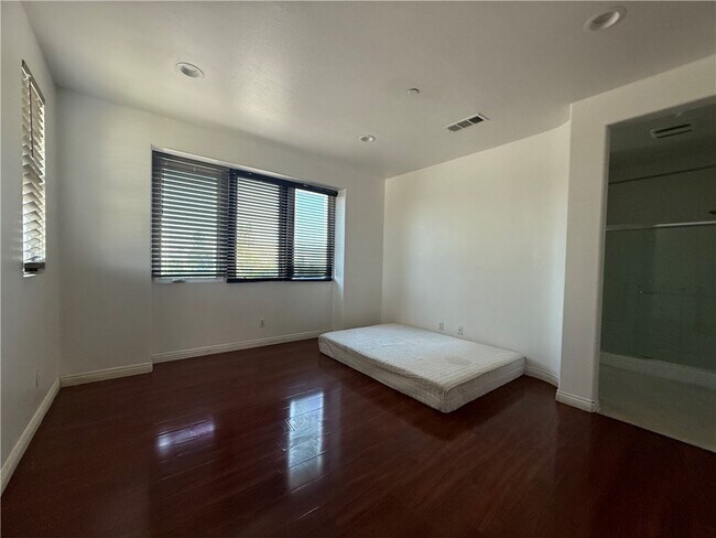 Building Photo - 11120 Legion Dr