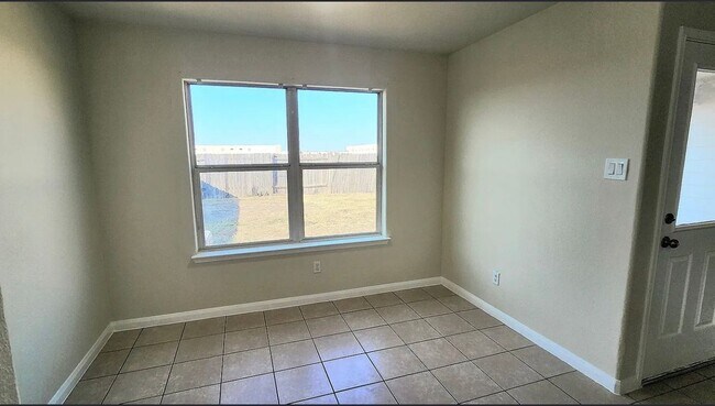 Building Photo - 712 Lazy Crest Dr