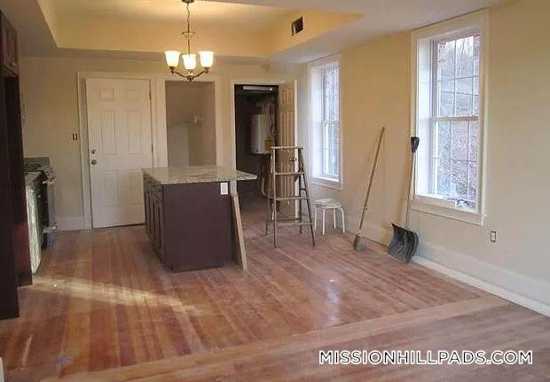 Building Photo - 107 Fisher Ave