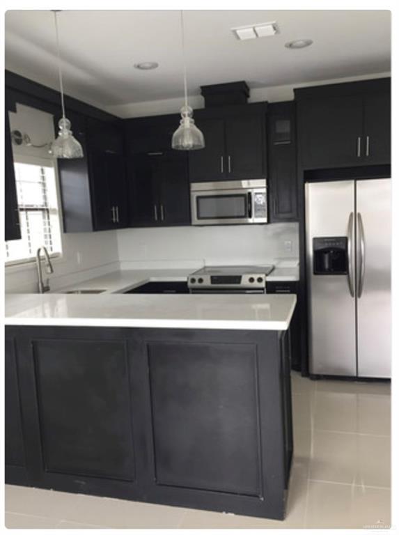 Building Photo - 1219 White Oak Dr