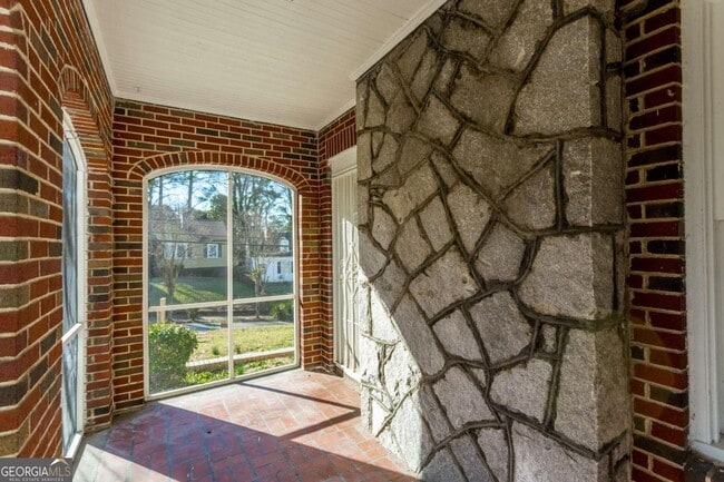 Building Photo - 1665 Beecher St SW