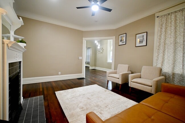 Building Photo - 2369 Park Ave