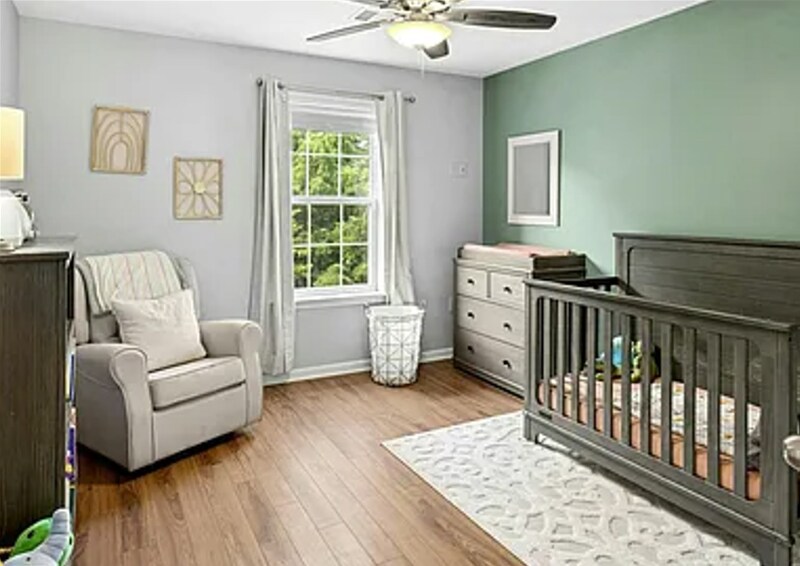 Building Photo - 14 N School Ln