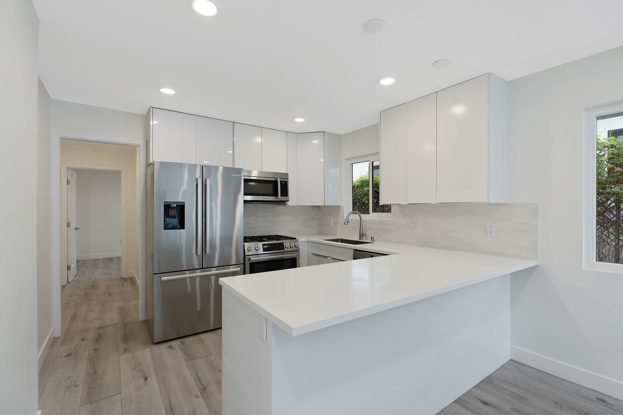 Building Photo - 1025 Pleasantview Ave