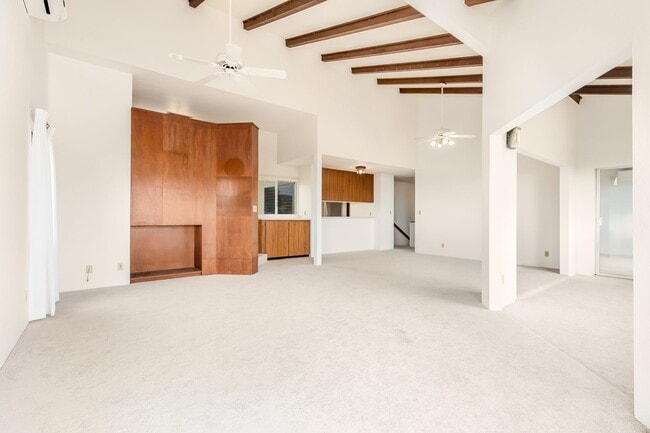 Building Photo - Mariner's Ridge SPACIOUS 4 bedroom, 3.5 ba...