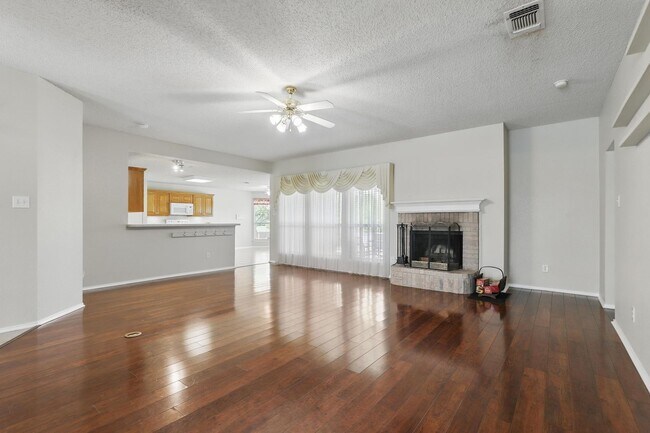 Building Photo - 322 Wonder Oak Ct