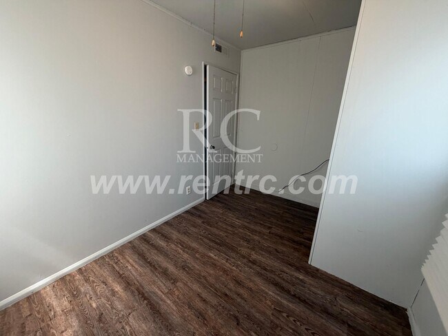 Building Photo - 516 Shadowlawn-