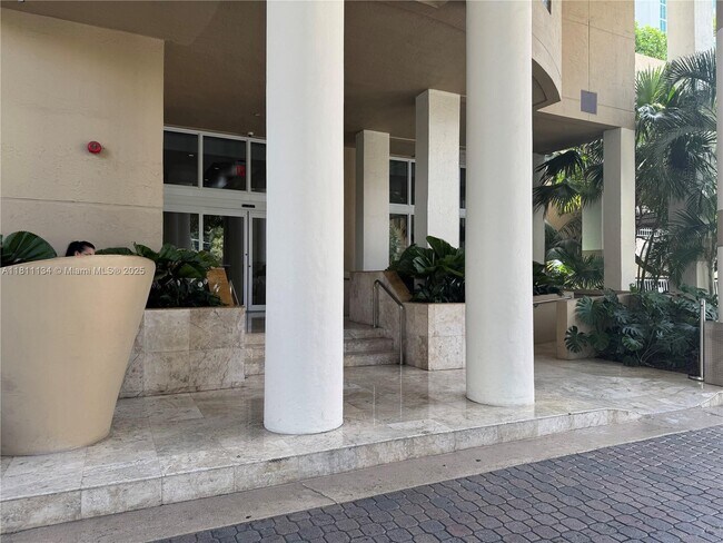 Building Photo - 770 Claughton Island Dr