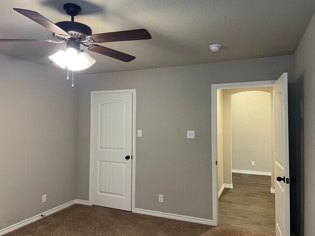 Building Photo - Available Now | Beautiful Single-Story 4 Bed, 2.5 Bath | Covered Patio | Close to Fort Cavazos | ...