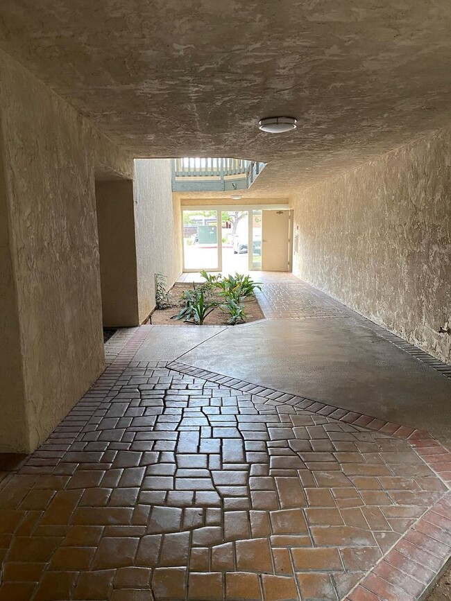 Building Photo - Spacious 2 bedrooms / 2 bath in Escondido