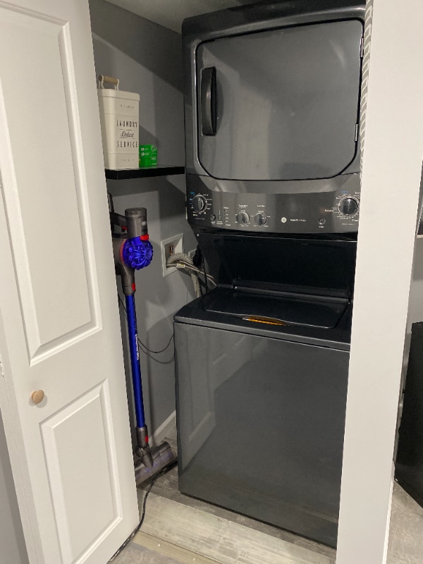 Building Photo - 1560 S Stickney St