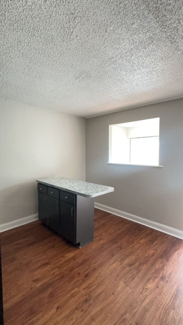 Building Photo - University Towers- 1bd/1ba Apartment Avail...