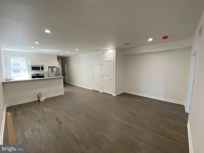 Building Photo - 528 N 34th St