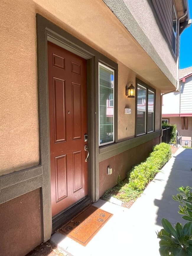 Building Photo - 3 Bed 2 Bath in the Eastlake Vistas