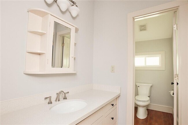 Building Photo - 1843 Butlers Ln